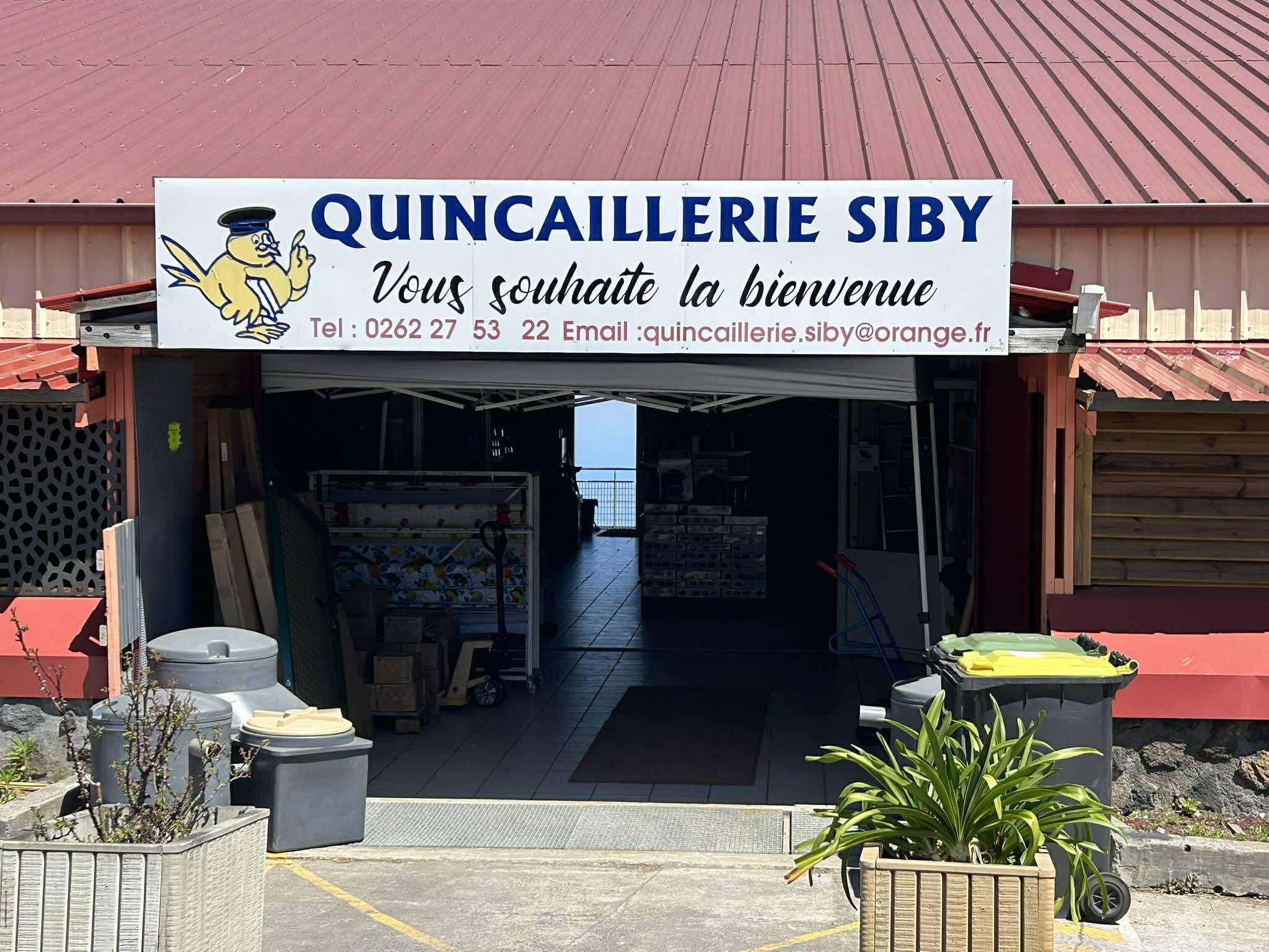 Intérieur de la Quincaillerie Siby